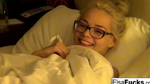 Elsa Jean shows how to give up the neighborhood of a hotel in combination with refusing to kidnap